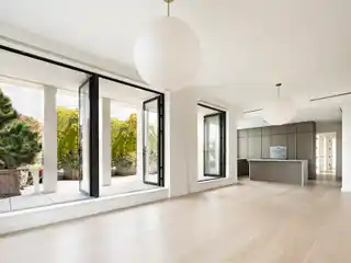 Sunlit Penthouse with Private Terrace