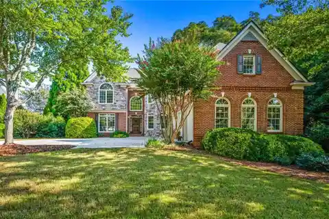 Impressive Home with an Expansive Open Plan