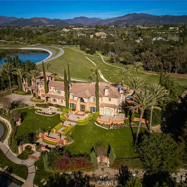 EXTRAORDINARY ESTATE IN COTO DE CAZA