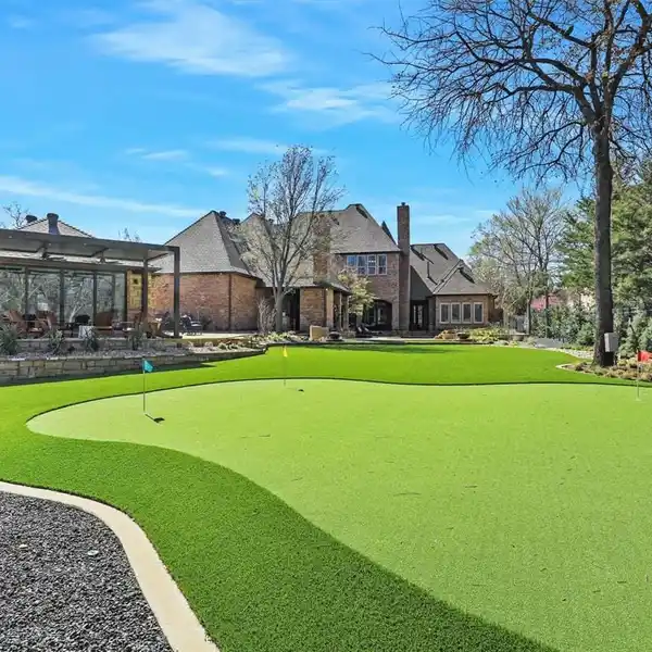 UPDATED TRANSITIONAL HOME IN EXCLUSIVE WESTWYCK HILLS