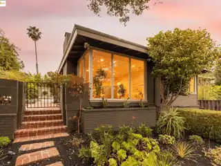 Mid-Century Retreat in Upper Rockridge