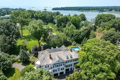 Gorgeous Colonial Home in a Sought-after Location