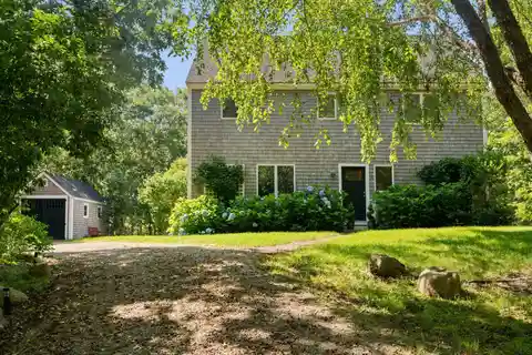An Idyllic Martha's Vineyard Lifestyle