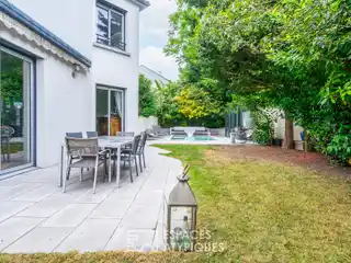 Elegant Contemporary Property in a Lush Setting