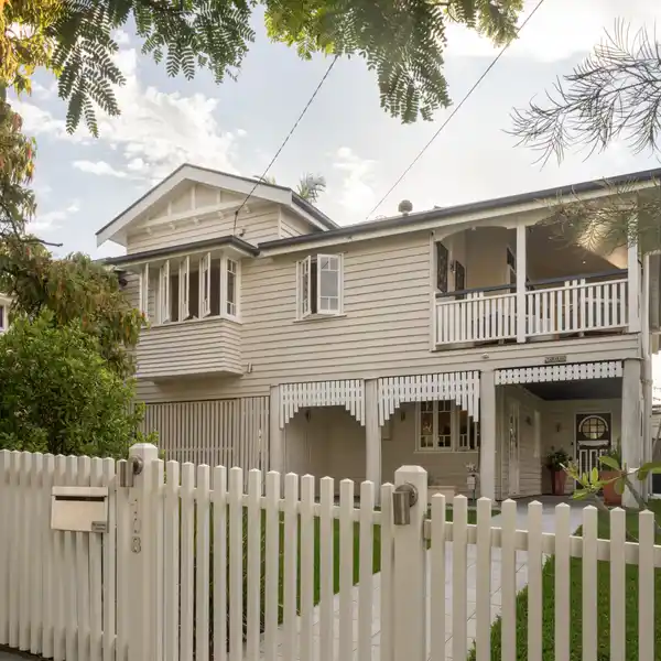 FAMILY QUEENSLANDER IN AN EXCLUSIVE COMMUNITY