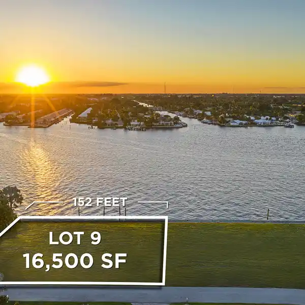 OVERSIZED INTRACOASTAL LOT READY FOR PERSONAL TOUCH