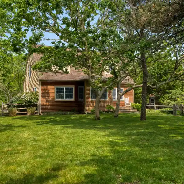 PRIVATE LONG POINT BEACH HOUSE