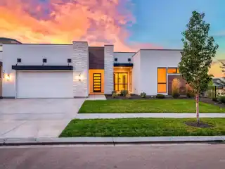 Beautiful Single-Level Home in Sky Mesa