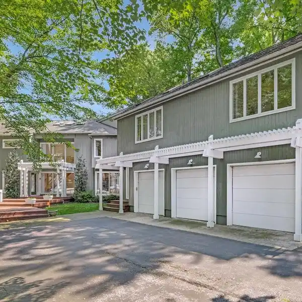 MAGOTHY RIVER WATERFRONT RETREAT