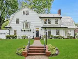 Classic Home in Philipse Manor