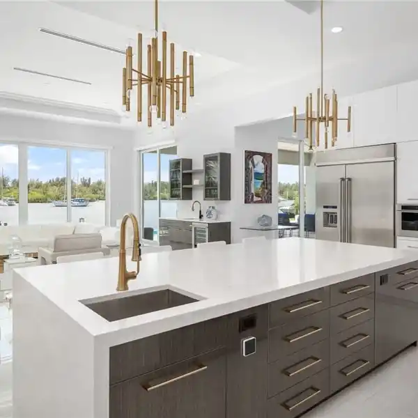 BREATHTAKING RIVERFRONT HOME