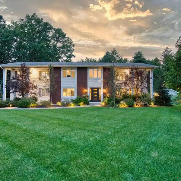 SOPHISTICATION AND COMFORT ON 1.3 ACRES