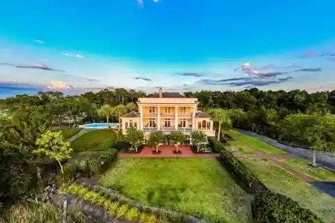 Waterfront Living at Its Finest