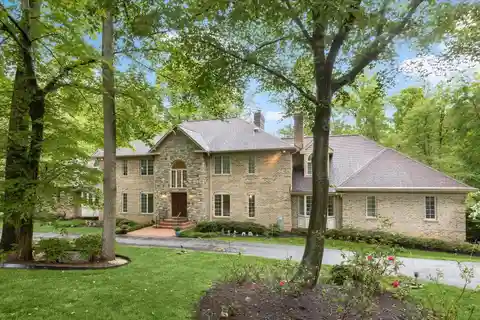 Prestigious Estate with Versatile Spaces