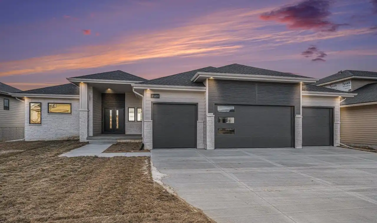 Gorgeous Ranch in Elkhorn's Privada