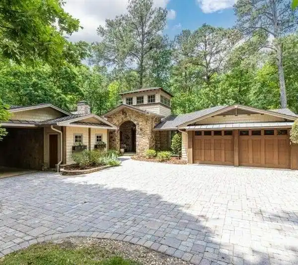 REMARKABLE PROPERTY CURATED TO PERFECTION