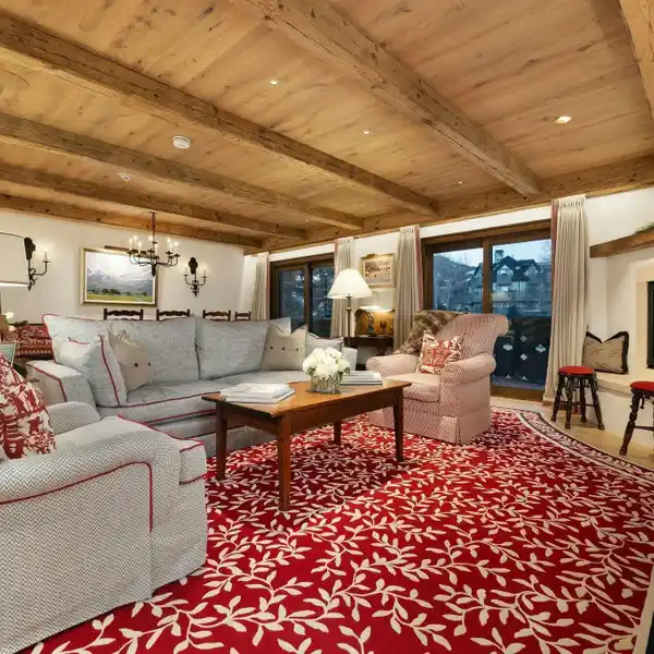 MAGNIFICENT TOTALLY RENOVATED PROPERTY IN VILLA CORTINA