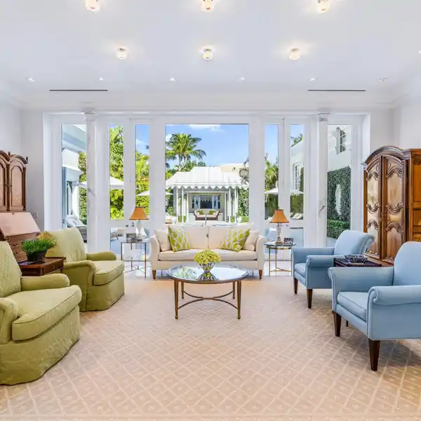 PROPER PALM BEACH PALLADIAN RESIDENCE