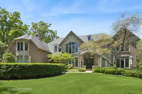 Exceptional Custom Estate in Campton Woods