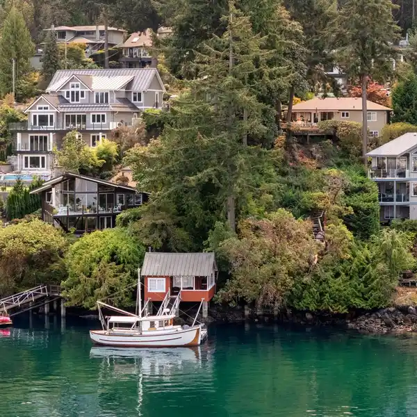PRIVATE WATERFRONT PROPERTY