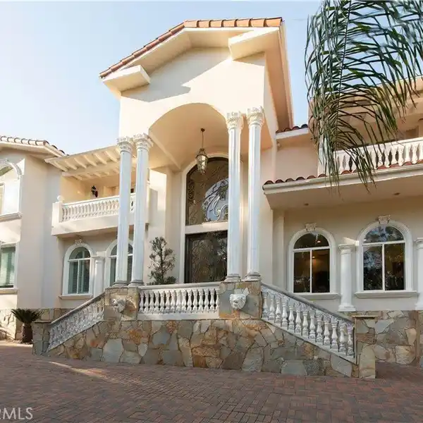 ULTRA-PRIVATE MEDITERRANEAN ESTATE
