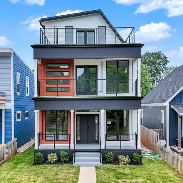 DESIGNER HOME STEPS FROM FUN