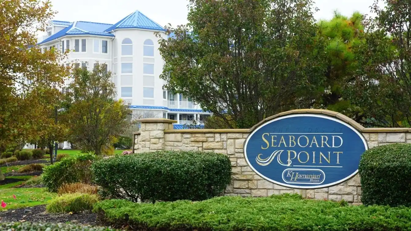 Top-floor End Unit in the Tides at Seaboard Point