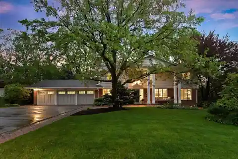 Beautifully Updated Colonial in Parkwood Knolls