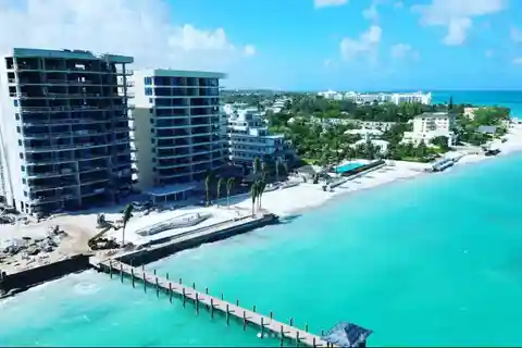 Luxury Living at Aqualina