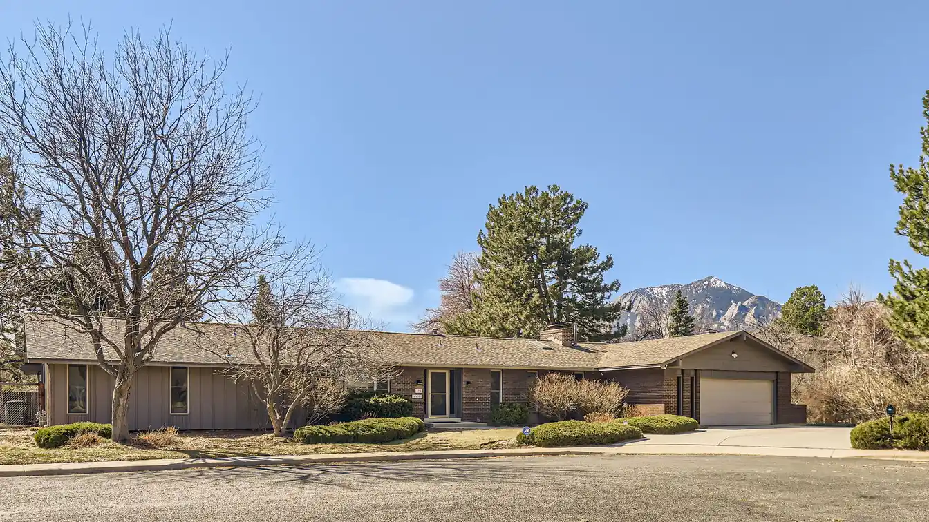 Expansive Ranch in Desirable Frasier Meadows