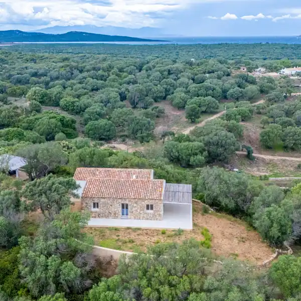 THREE BEDROOM VILLA IN A LUSH TREED SETTING