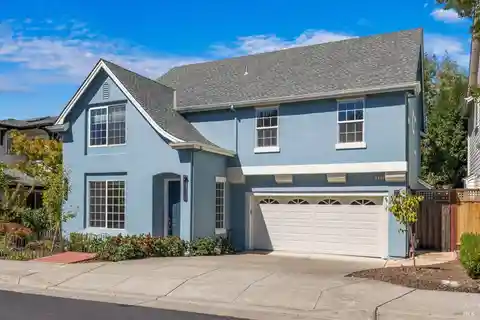 Inviting Residence in the Heart of Parkland Farms