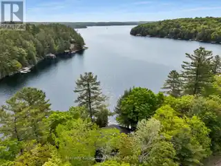 Extraordinary Four-season Lakefront Retreat