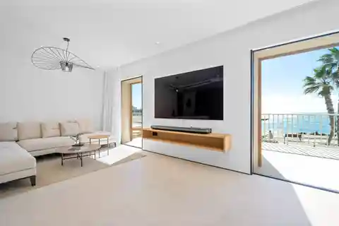 Apartment Directly on the Bay of Portixol