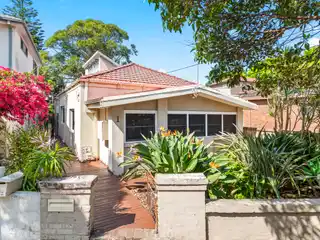 Sunny Character Home