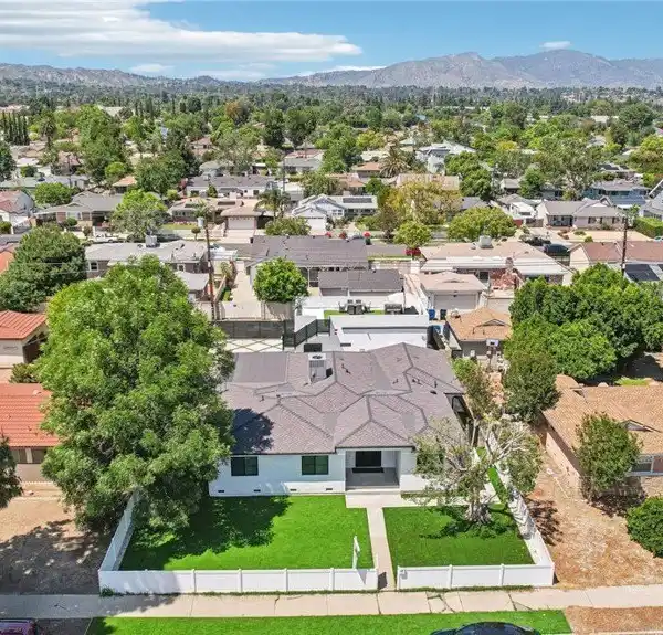 GRANADA HILLS STUNNER WITH NEW ACCESSORY UNIT