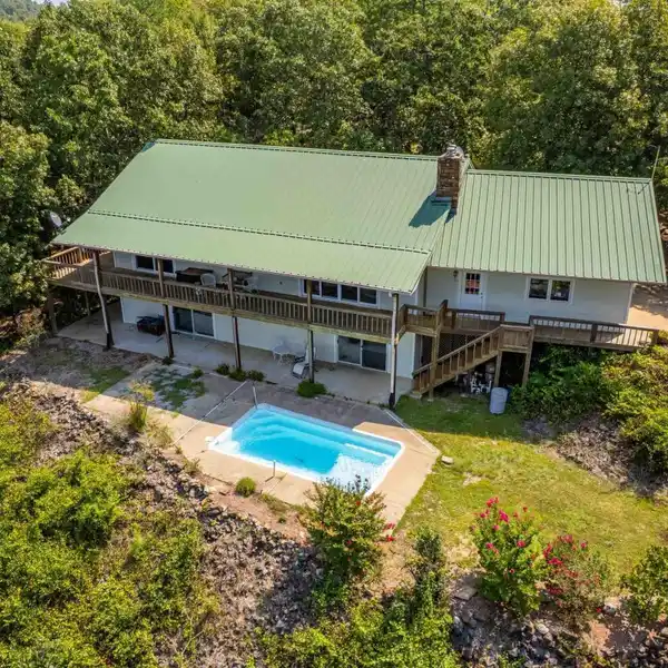 EXPANSIVE HARD WOOD PARADISE SURROUNDED BY WILDLIFE