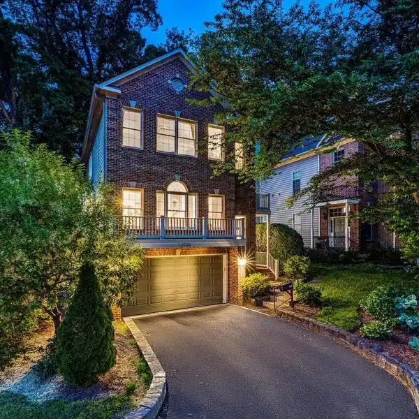 SERENE MCLEAN HOME BACKING PEACEFUL PARKLAND