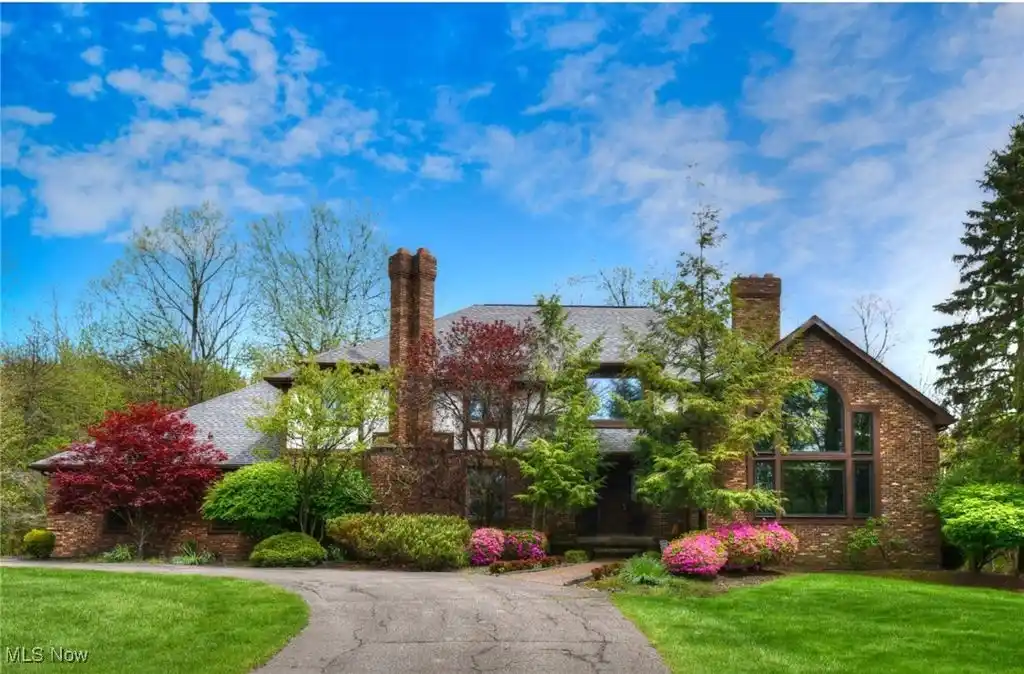 Fabulous Transitional Home