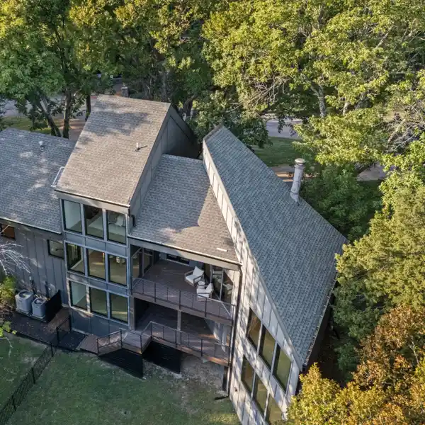 STUNNING ARCHITECTURAL GEM