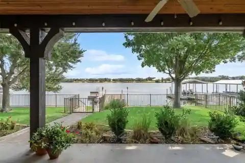 Waterfront Luxury in Lake Granbury’s Exclusive Community