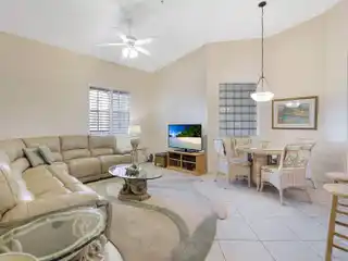 Airy Top-Floor Condo with Elevator and Sunset Views