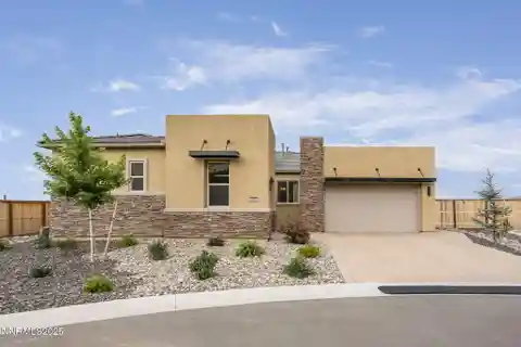 Exceptional Panoramic View Retreat