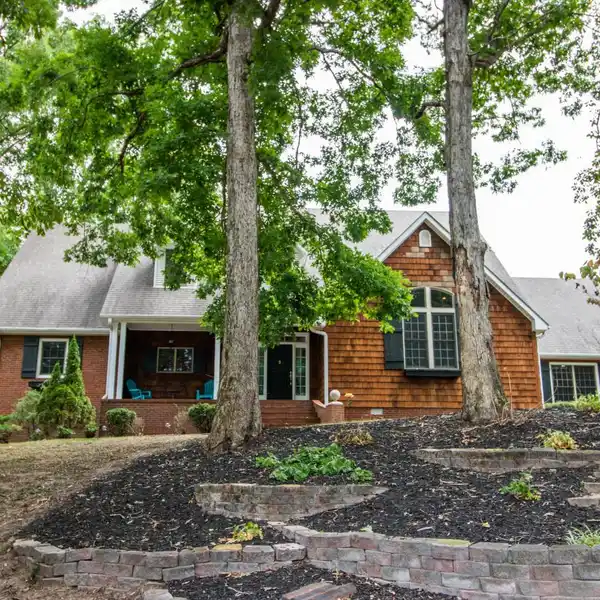 SERENE COUNTRY LIVING