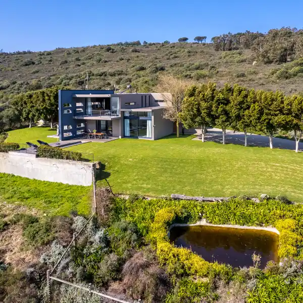 LUXURY VILLA ON A EXQUISITE PEACE OF LAND