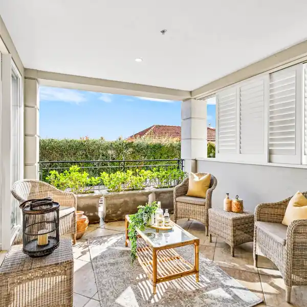 ELEGANT REMUERA RETREAT WITH YEAR-ROUND ENTERTAINING
