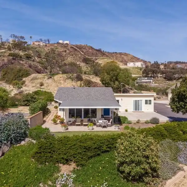 CAMARILLO HEIGHTS HILLSIDE HOME