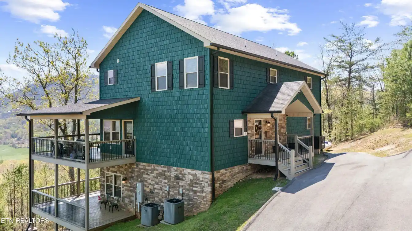 A Masterful Blend of Luxury and Nature