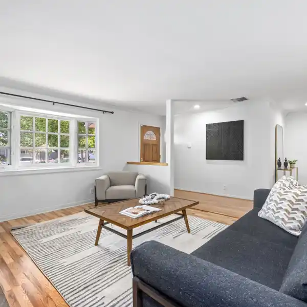 CHARMING HOME IN SOUGHT-AFTER WEST HILLS