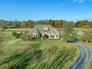 Elegant Country Retreat with Boutique Horse Barn